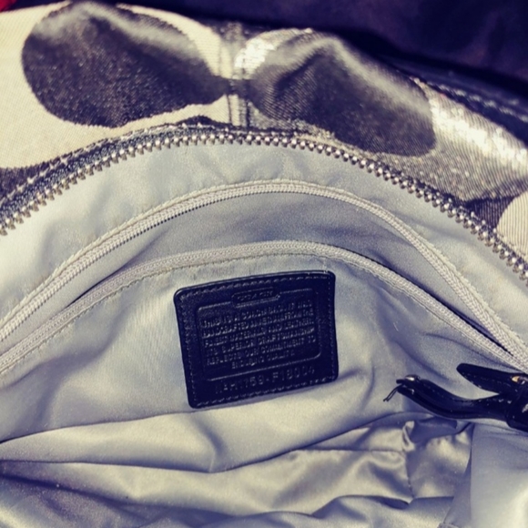 Coach Signature Hobo - Picture 7 of 7